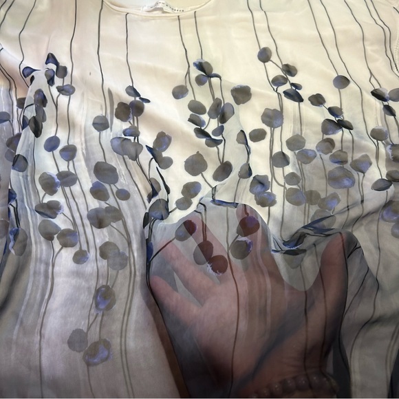 Willow & Thread Women’s white t-shirt tee, grey-blue sheer overlay. Size XXL - Picture 6 of 6